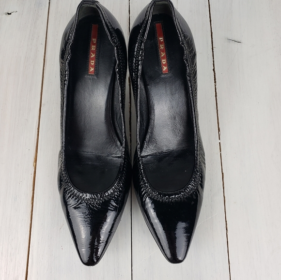 Prada patent leather pointy toe heels 37/7